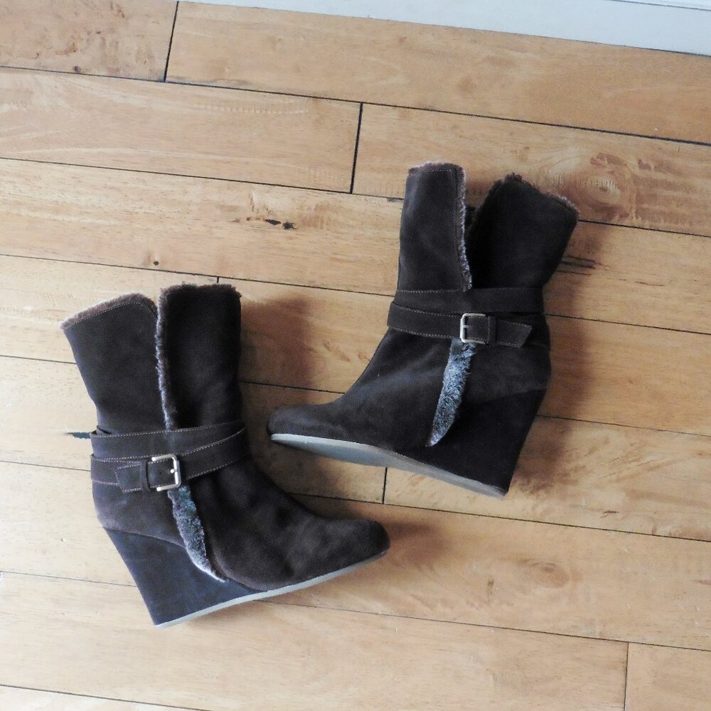Boston Proper Luxurious Brown Suede Cozy Fur Lined Wedge Ankle Boots 9 1/2